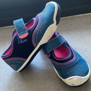 Plae sz 10 💕pink and blue